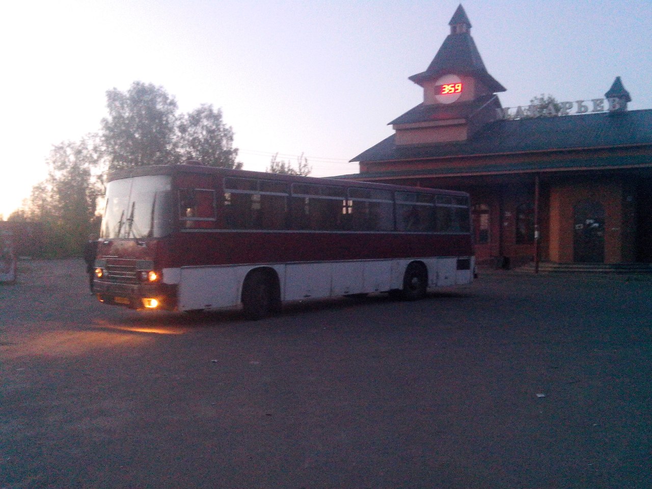 Автобус автовокзал кострома. Автостанция Макарьев. ГП Костромское ПАТП 3. Макарьев Костромская область автостанция. Костромское ПАТП 2.